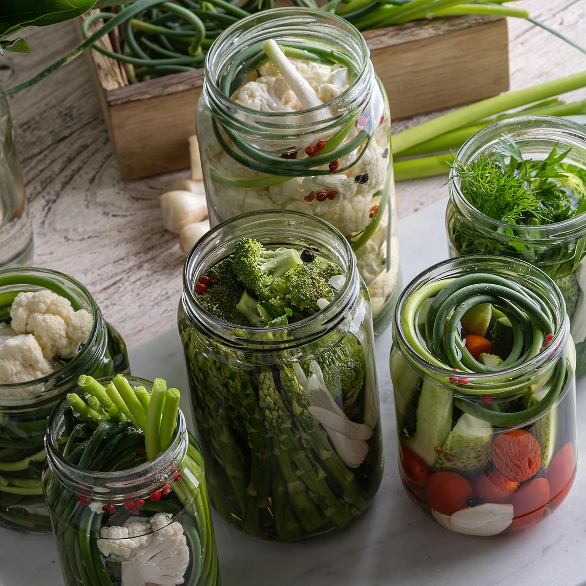 Fermentierte Lebensmittel in Gläsern